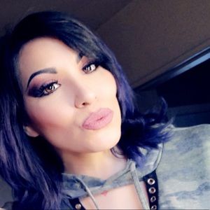 Meet your Posher, Chanel